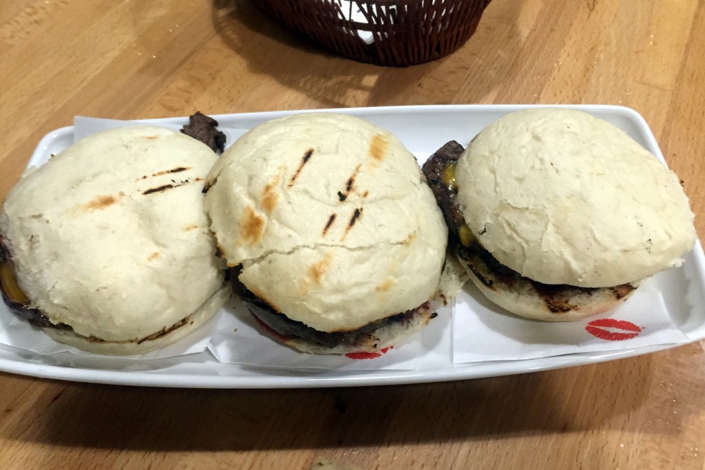 Lolita - hamburger with steak, green pepper and cheese